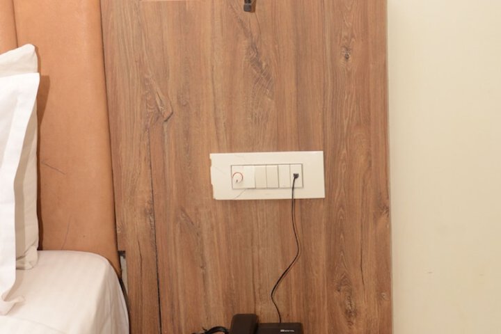 Room 34 of 178