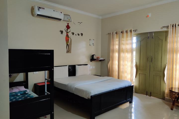 Room 10 of 64