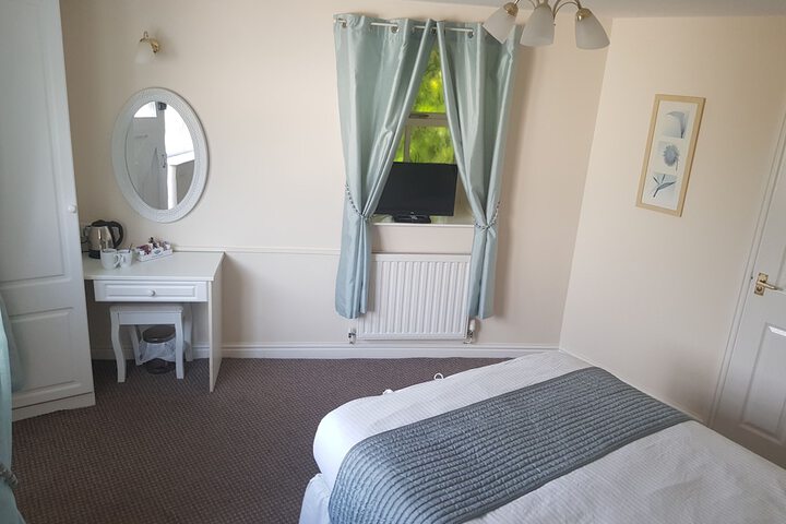 Room 9 of 11