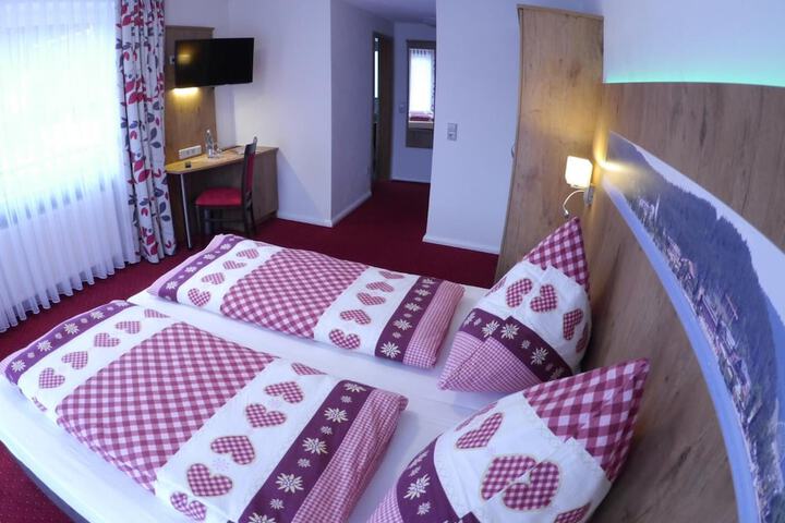 Room 8 of 31
