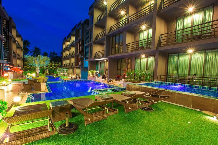 Pool 11 of 26