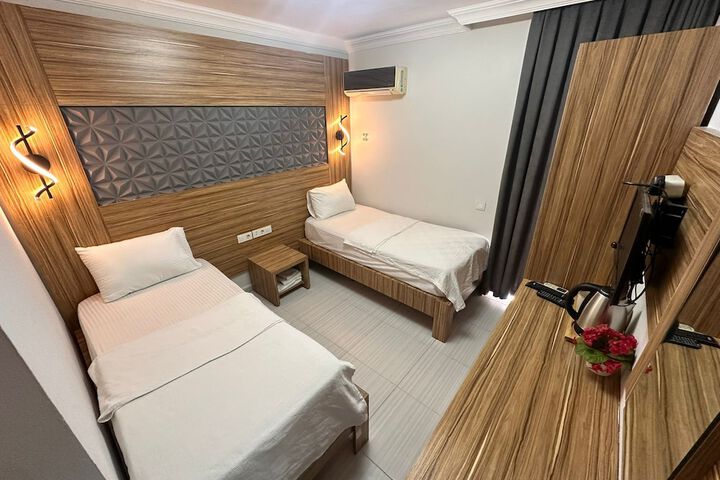 Room 13 of 68