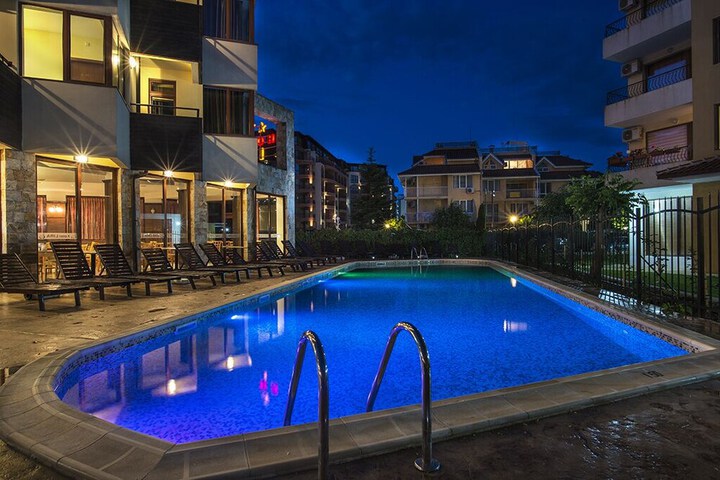 Pool 18 of 23