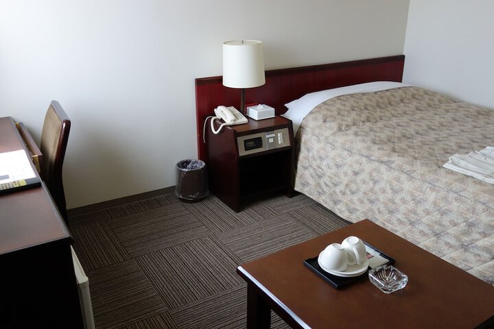 Room 6 of 30