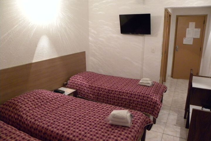 Room 5 of 45