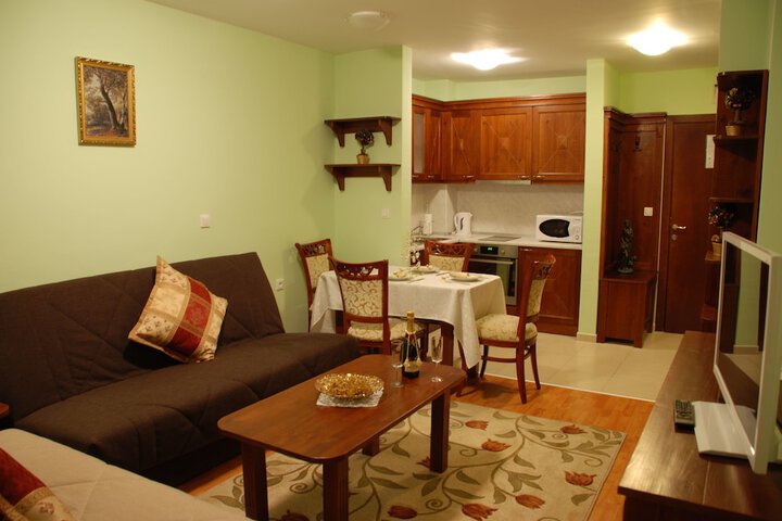 Room 12 of 48
