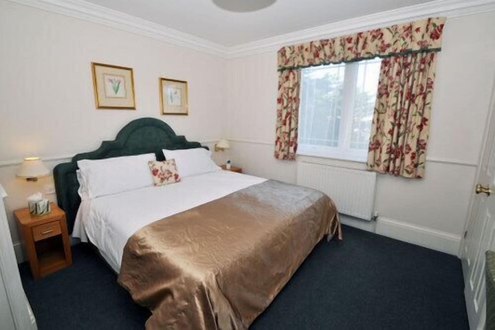 Room 11 of 23
