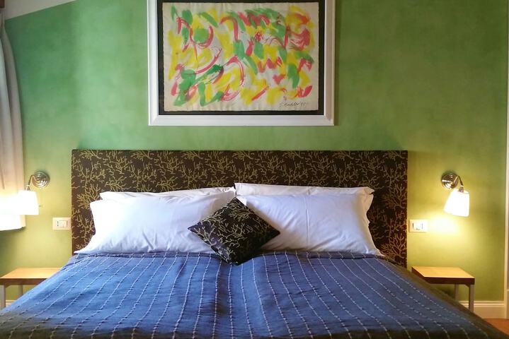 Room 30 of 66