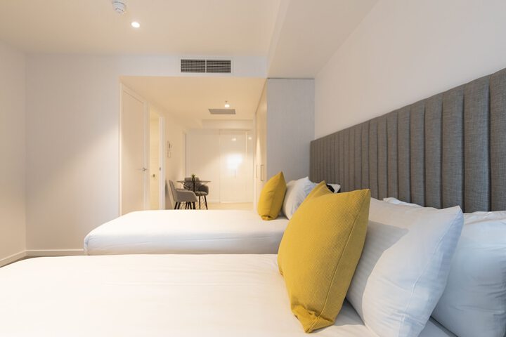 Room 10 of 33
