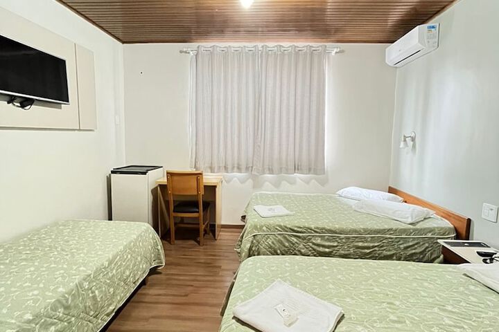Room 44 of 80