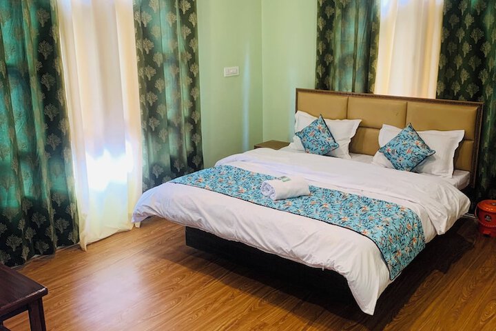 Room 7 of 25