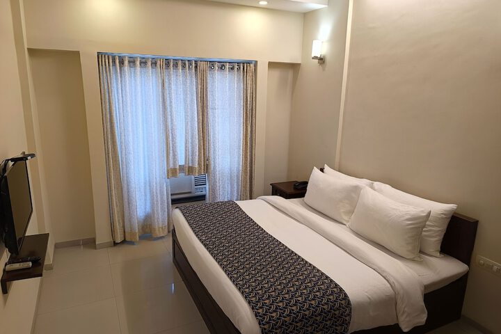 Room 6 of 24