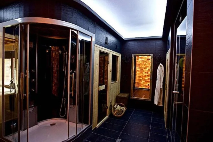 Room 7 of 28