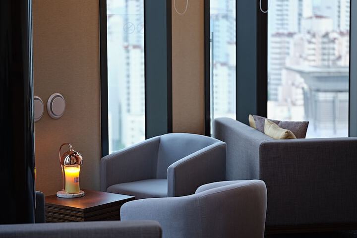 Lounge 103 of 158