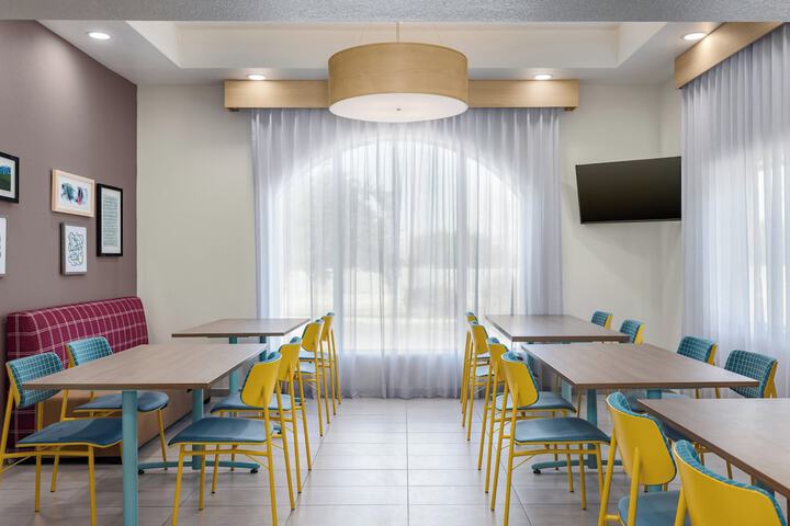 Breakfast/Coffee Service 40 of 53