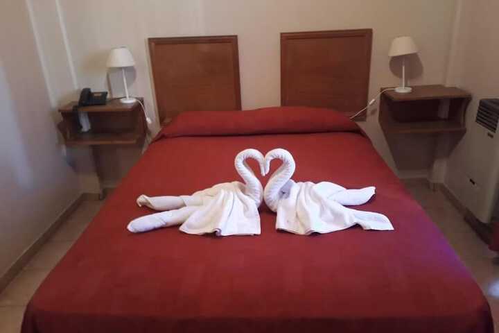 Room 5 of 16