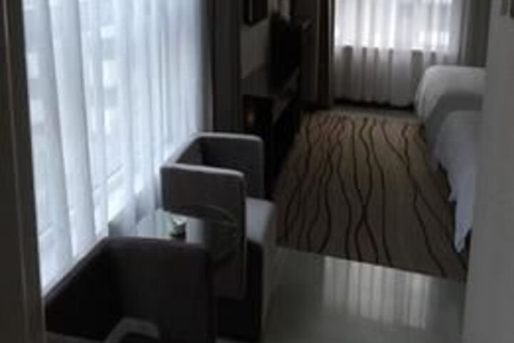 Room 34 of 137