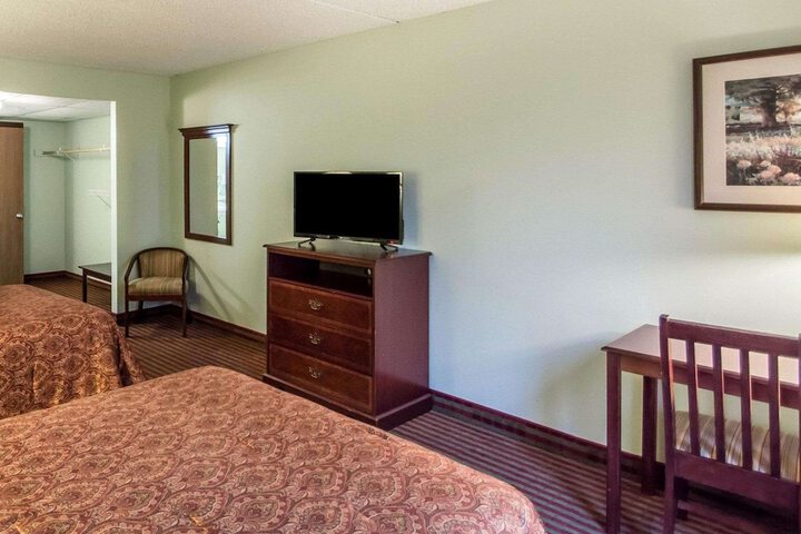 Room 9 of 24