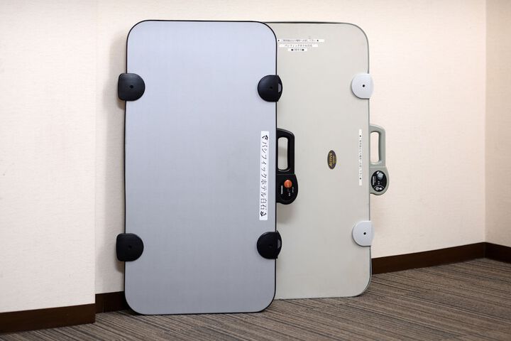 Iron/ironing board