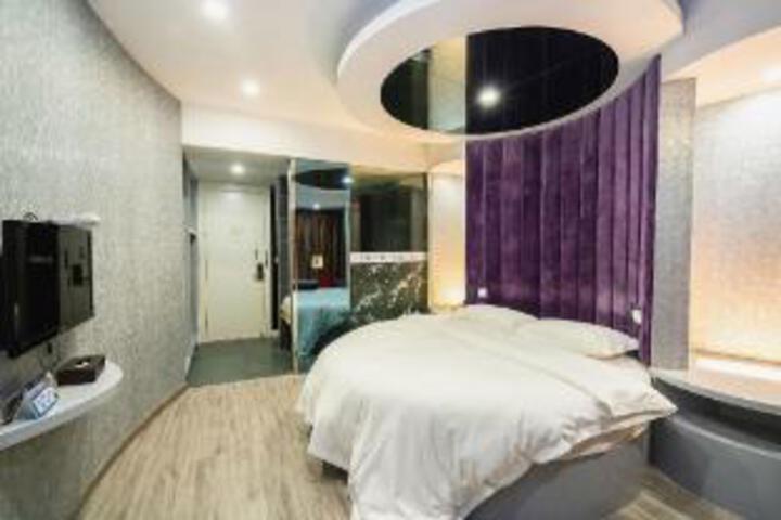 Room 20 of 21