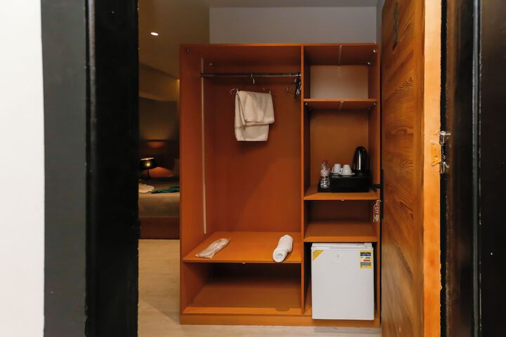 Room 36 of 227