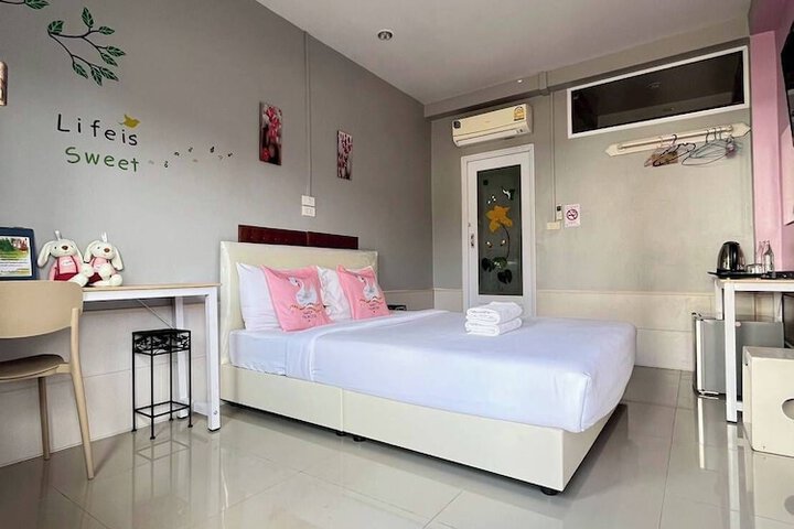 Room 14 of 26