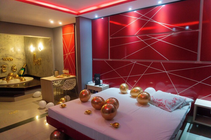 Room 11 of 21