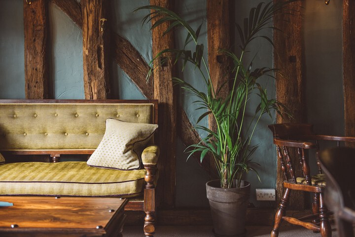 Lounge 52 of 65