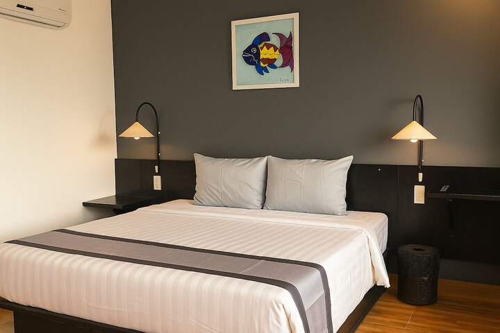 Room 4 of 34