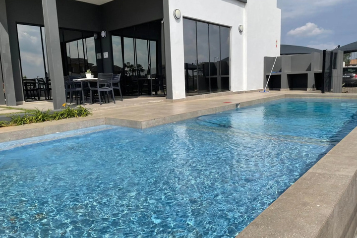 Pool 4 of 4