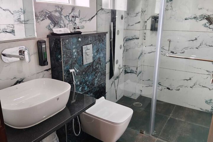 Room 31 of 33