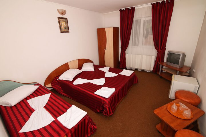 Room 8 of 27