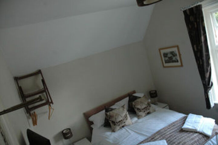 Room 8 of 17