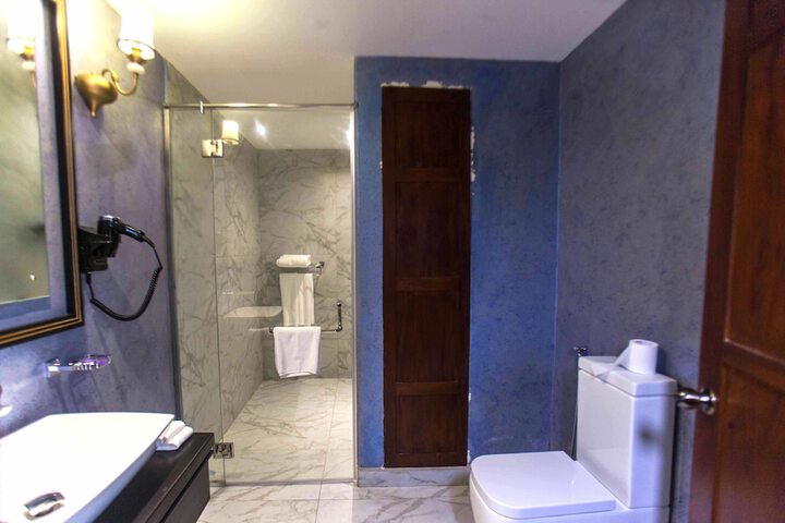Room 52 of 113