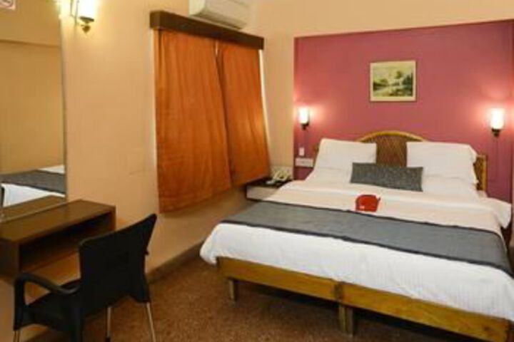 Room 4 of 15