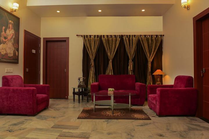 Hotel Interior 8 of 94