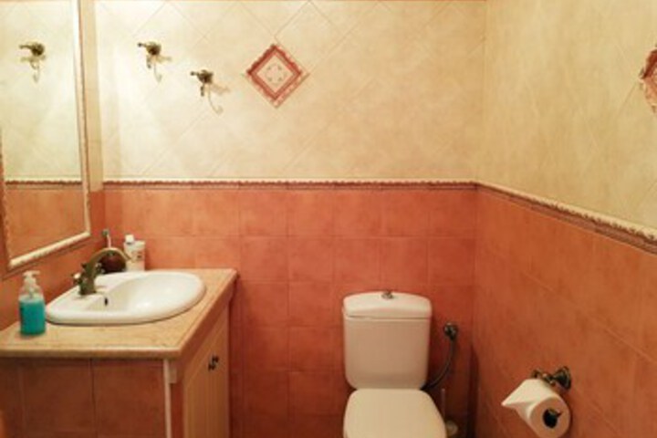 Room 9 of 120