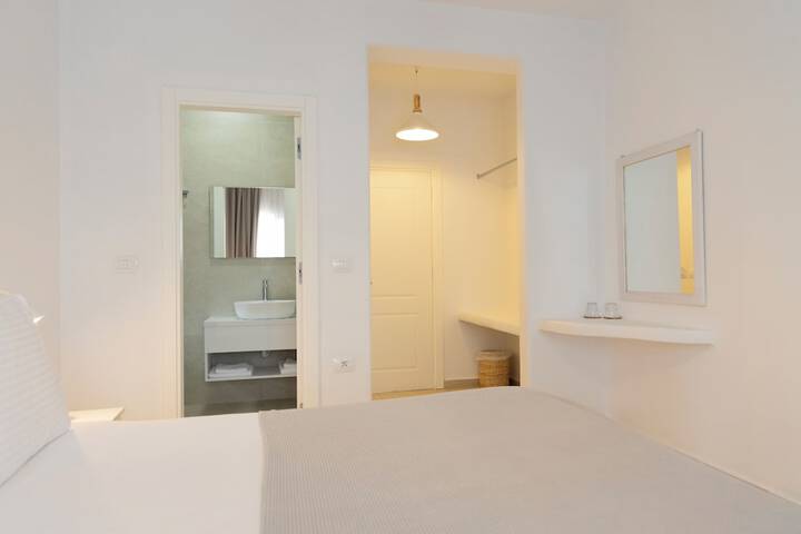 Room 12 of 47