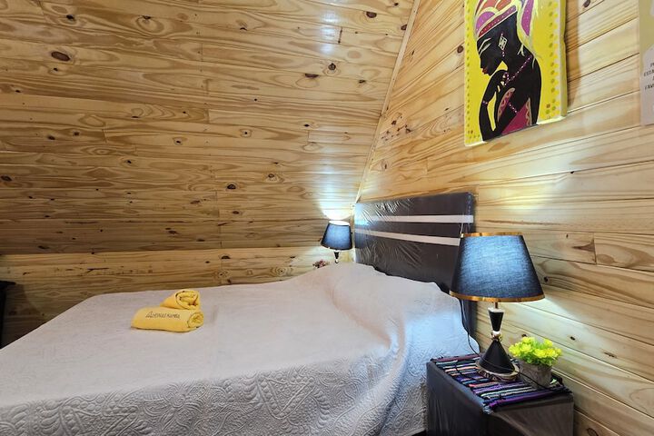 Room 4 of 81