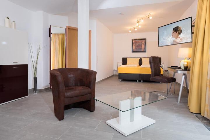 Room 23 of 35