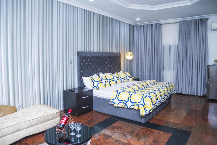 Room 10 of 21