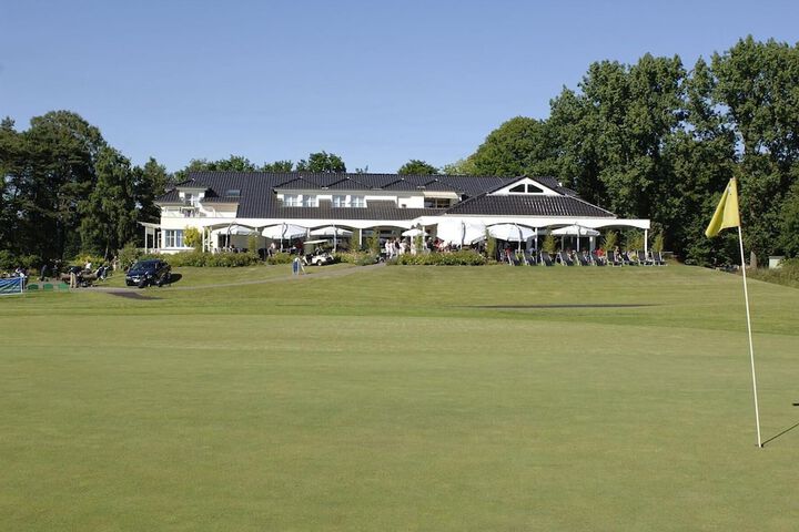 Golf 16 of 34