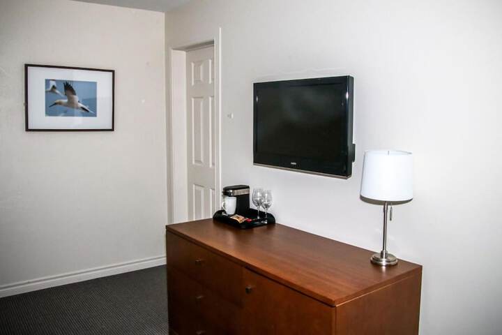 Room 4 of 50