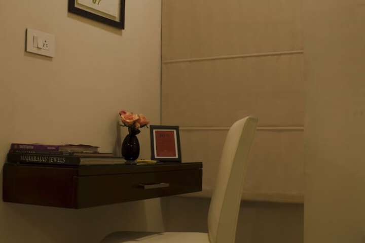 Room 17 of 33