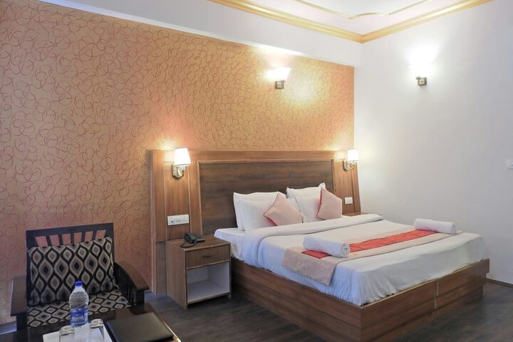 Room 9 of 30