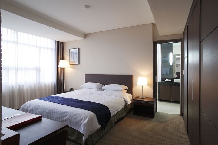 Room 6 of 34