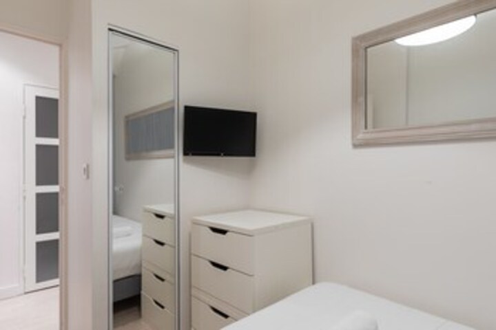 Room 18 of 21
