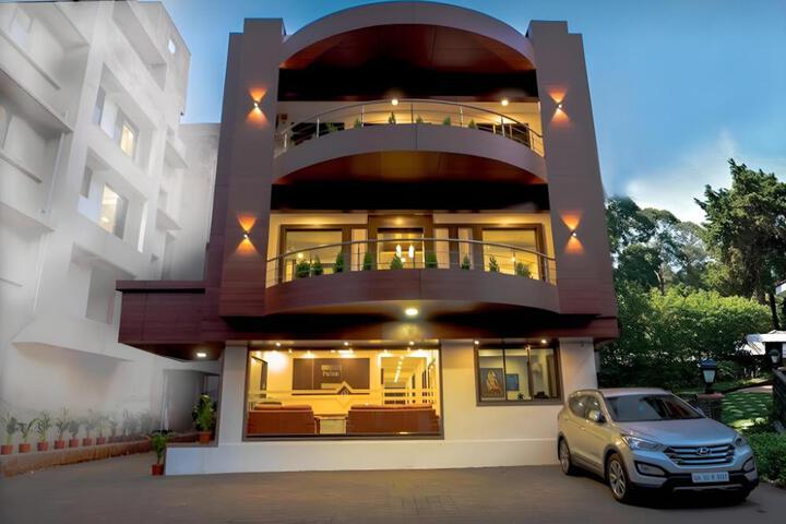 HOTEL THE PRIDE