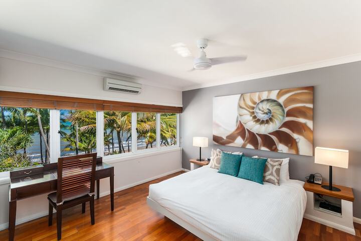 Room 2 of 28