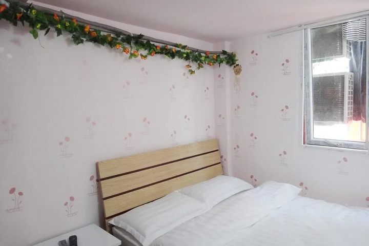 Room 3 of 6